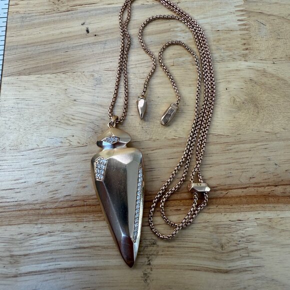 Kendra Scott Staley Arrowhead Pendant Rose Gold Necklace With Crystal Accents - Picture 11 of 13